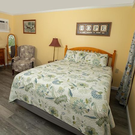 Governor'S Rock Motel Shaftsbury Bagian luar foto