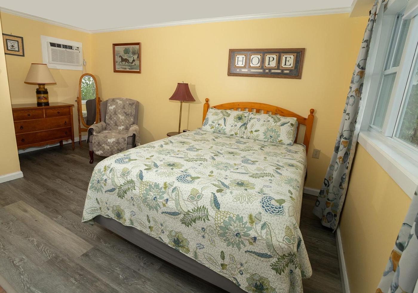 Governor'S Rock Motel Shaftsbury Bagian luar foto