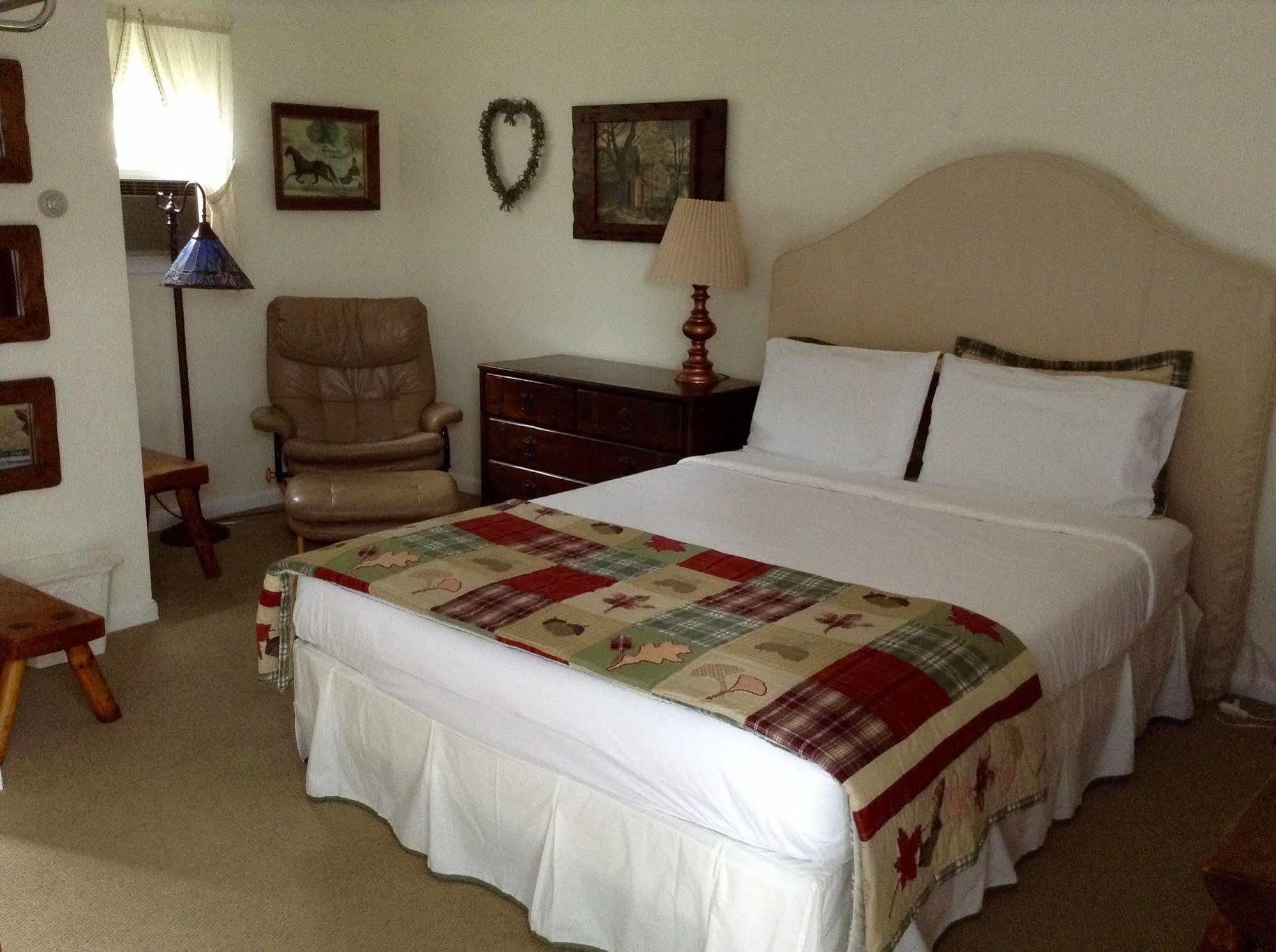 Governor'S Rock Motel Shaftsbury Bagian luar foto